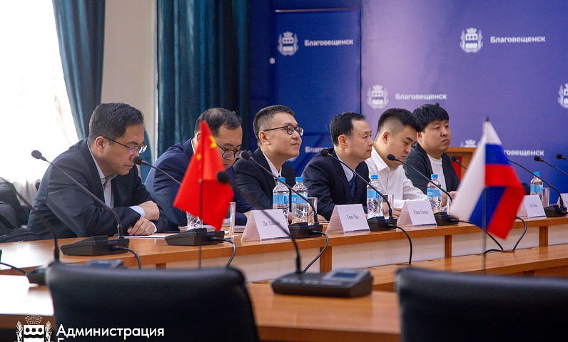 Сотрудничество Благовещенска с китайскими городами Суйхуа, Хэйхэ и районом Айхуэй обсудили в рамках «АмурЭкспо‑2026»