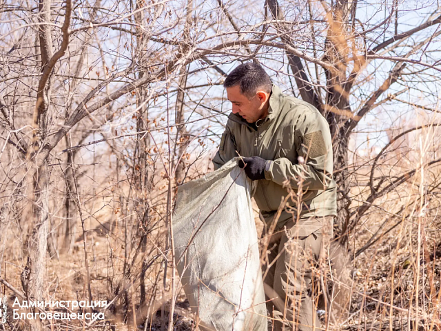 Больше ста тонн мусора собрали благовещенцы на прошедших субботниках. В амурской столице идёт весенний этап акции «Город берегу» 