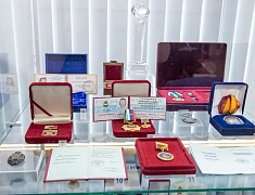 В Благовещенске открылась выставка к 70-летию Александра Тихомирова