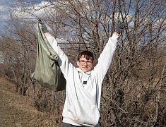 Волонтёры присоединились к экологической акции «Город берегу»