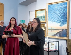 В Благовещенске открылась выставка к 70-летию Александра Тихомирова