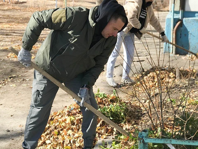 За чистотой на своих округах следят благовещенские депутаты