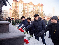 В Благовещенске почтили память защитников Отечества