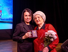 В Благовещенске наградили юбилейными медалями БАМа