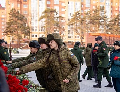 В Благовещенске почтили память защитников Отечества