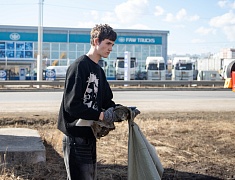 Волонтёры присоединились к экологической акции «Город берегу»