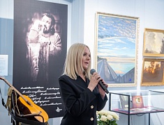 В Благовещенске открылась выставка к 70-летию Александра Тихомирова