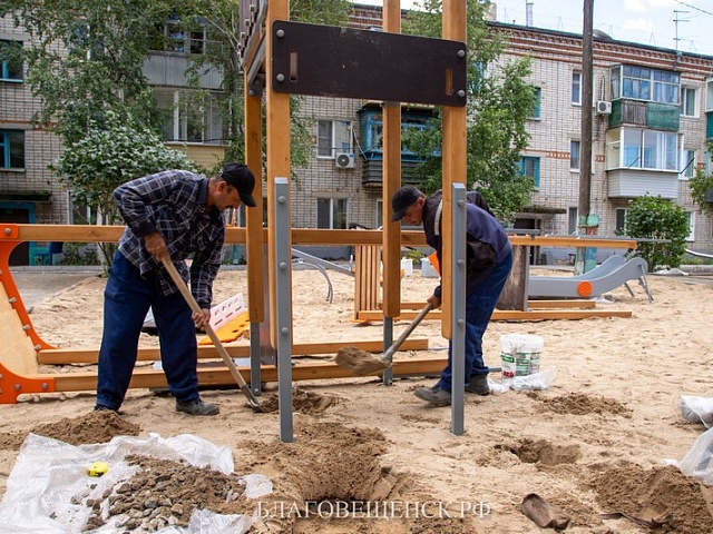 Двор на улице Пограничной в Благовещенске обзаведется детской площадкой с игровыми комплексами