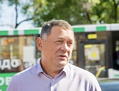 Выездное совещание у школы № 22 провел мэр Благовещенска Олег Имамеев