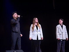 В общественно‑культурном центре прошел благотворительный концерт «Крымская весна»