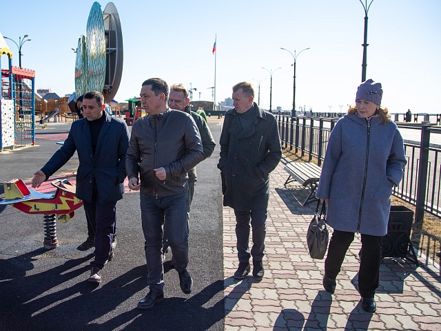 Мэр Олег Имамеев проконтролировал уборку благовещенских улиц и набережной 