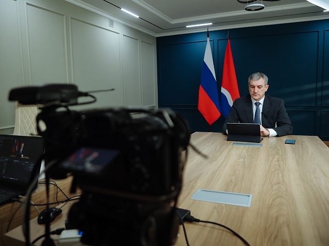 Губернатор ответил на вопросы амурчан во время прямого эфира в социальных сетях