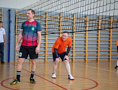 В Благовещенске депутаты, сотрудники мэрии и прокуратуры сыграли в волейбол