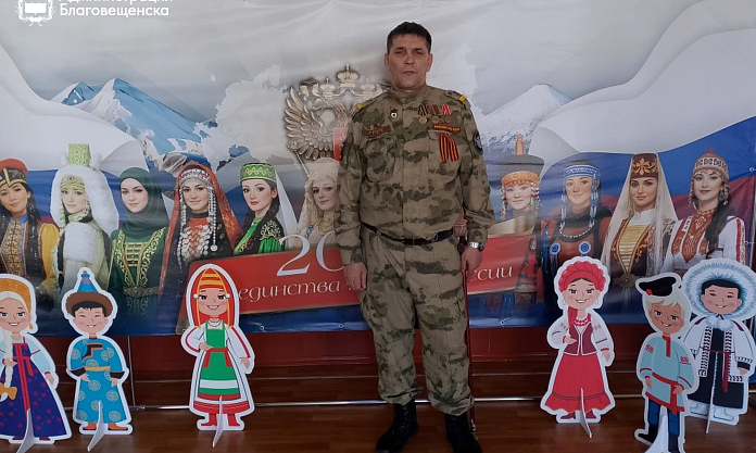 Когда история оживает: в Благовещенске ветеран СВО учит детей быть патриотами