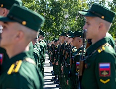 Благовещенские курсанты приняли воинскую присягу на плацу ДВОКУ