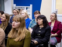 Московский писатель презентовал в Благовещенске книги про СВО