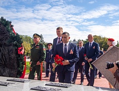 В Благовещенске зажгли Вечный огонь на площади Победы