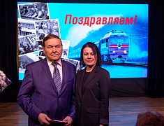 В Благовещенске наградили юбилейными медалями БАМа