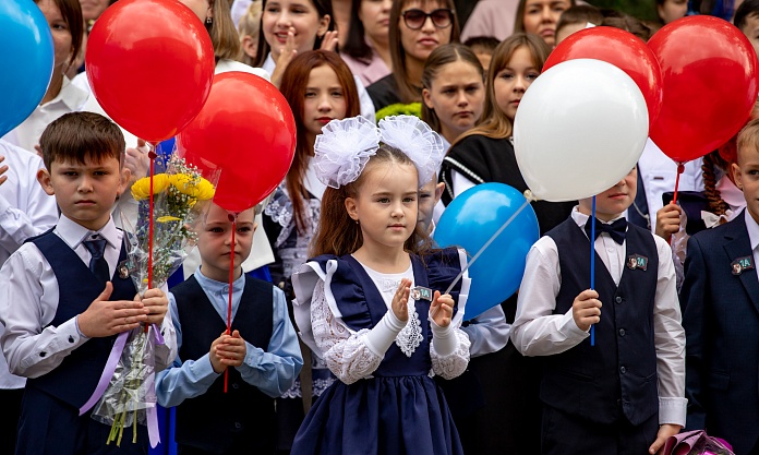 Мэр Города Олег Имамеев поздравил благовещенцев с днём знаний