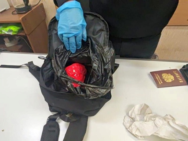 В Благовещенске пресечена деятельность студента, подозреваемого в сбыте синтетического наркотика