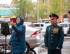 В Благовещенске во дворах ветеранов прошла акция "Поем двором"  