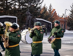 В Благовещенске почтили память защитников Отечества