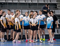 В Благовещенске впервые прошел турнир по волейболу сидя