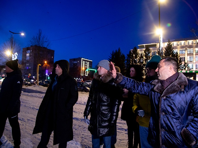 Мэр Олег Имамеев провёл выездное совещание по новогоднему оформлению города