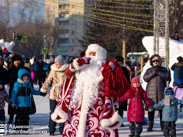 Благовещенск готовится к новогодним праздникам: что ждёт горожан в предновогодние дни и каникулы