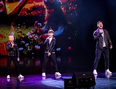 В Благовещенске в преддверии 8 Марта прошел большой праздничный концерт