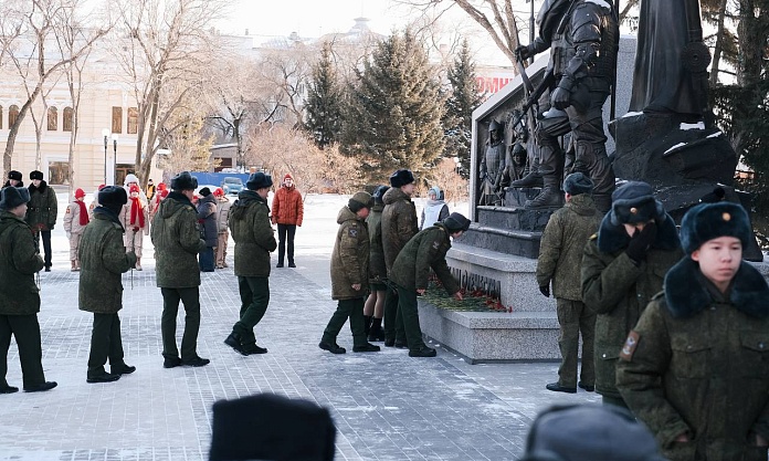 В Благовещенске почтили память неизвестного солдата