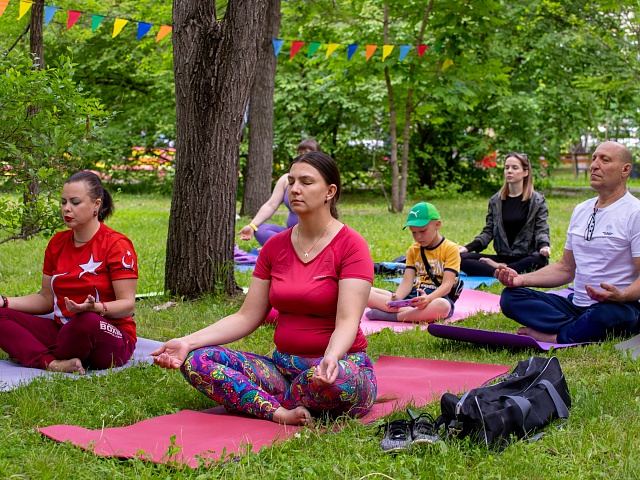 В Городском парке прошел фестиваль йоги