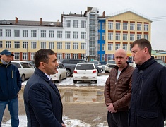 Мэр Благовещенска Олег Имамеев провел плановое выездное совещание по реконструкции улицы Тепличной