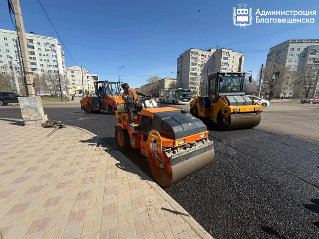 В Благовещенске во время ямочного ремонта обновили почти 30 тысяч «квадратов». Работы продолжаются   