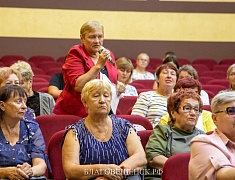 В Благовещенске впервые провели круглый стол для старших домов