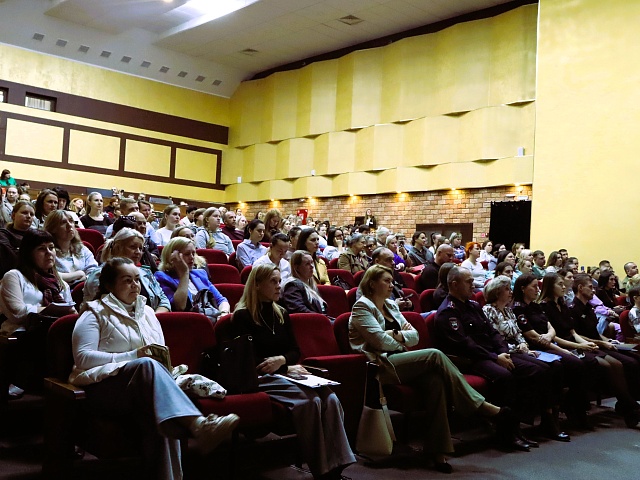 Дорожная безопасность стала главной темой общегородского родительского собрания в Благовещенске