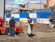 Волонтёры присоединились к экологической акции «Город берегу»