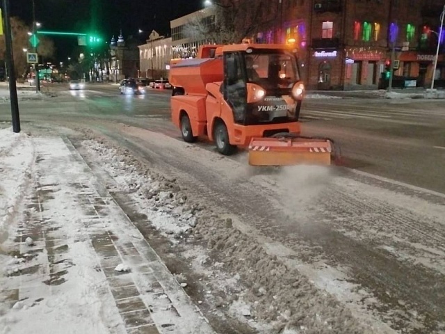 В режиме нон‑стоп: ГСТК и управляющие компании устраняют последствия снегопада