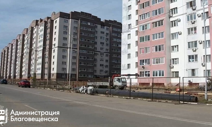 В 800-м квартале Благовещенска ведутся работы по подаче тепла в жилые дома