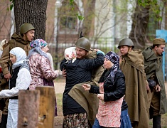 Реконструкцию боя Великой Отечественной войны показали гостям Городского парка в День Победы