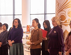 Благовещенск встретил женскую делегацию из Хэйхэ в преддверии Международного женского дня