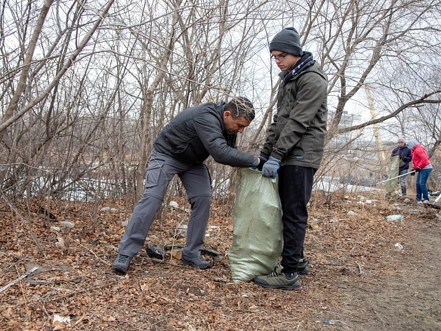 «Город берегу»: участники общегородского субботника собрали 21,5 тонн мусора