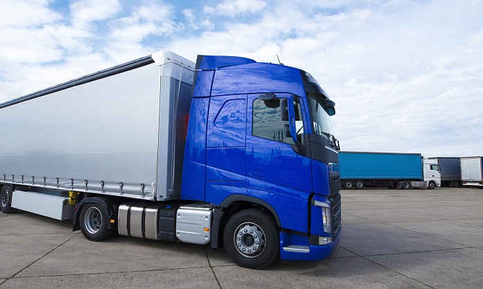 Штраф до 600 тысяч рублей грозит водителям большегрузов в Благовещенске 