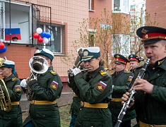 В Благовещенске во дворах ветеранов прошла акция "Поем двором"  