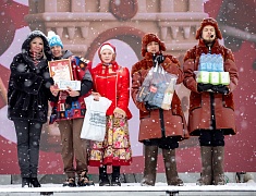 На площади Ленина и набережной Амура прошли народные гуляния в честь масленицы