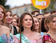 В Благовещенске отгремел выпускной