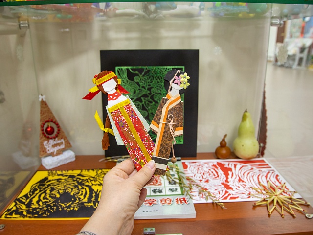 В честь китайского Нового года в городском Доме ремёсел появилась необычная выставка