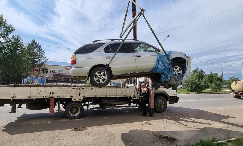 С начала года на вывоз автохлама с благовещенских улиц поступило более ста обращений