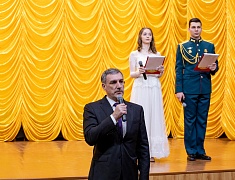 В Благовещенске в честь 84 дня рождения ДВОКУ личному составу вручили награды