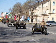 В Благовещенске спортсмены пробежали «Эстафету побед»